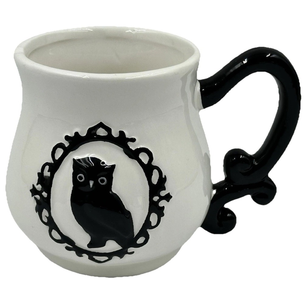 Salem St Cameo Owl Mug Gothic Small Rim Imperfection